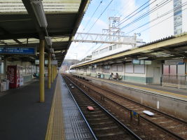 京阪山科駅