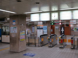 阿波座駅