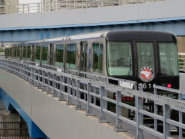 神戸新交通2000型