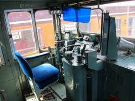 電気機関車EF70形運転台