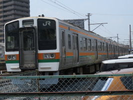 211系