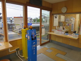 西長田ゆりの里駅