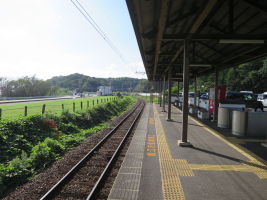 松江フォーゲルパーク駅