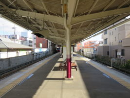 高根公団駅