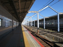 飯山満駅