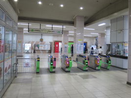 飯山満駅