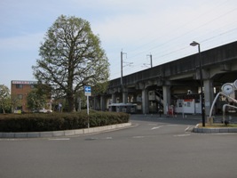 伊奈中央駅