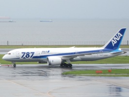 2012/10/07S Boeing 787-8 dreamliner