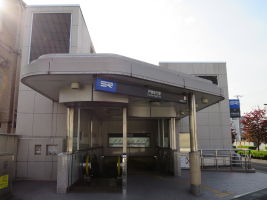 戸塚安行駅
