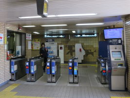 中山観音駅