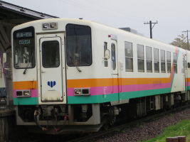 山形鉄道YR-880形