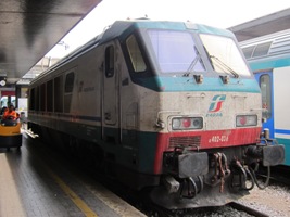 TrenitaliaE402A機関車　2011/09/18Venezia Santa Lucia駅