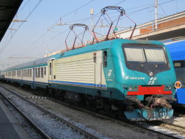 TrenitaliaE464機関車