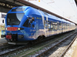 TrenitaliaETR343電車