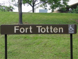 Fort Totten駅