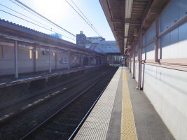 京急新子安駅