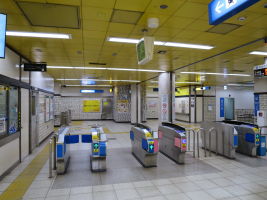 片倉町駅