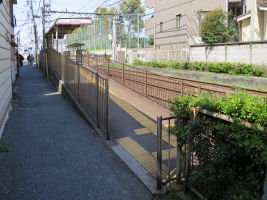 巣鴨新田駅