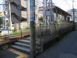 巣鴨新田駅
