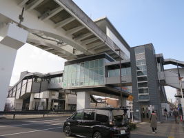 舎人駅