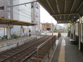 荒川区役所前駅