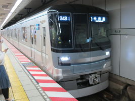 東京地下鉄13000系