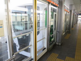 舎人駅