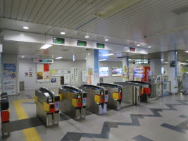 六地蔵駅