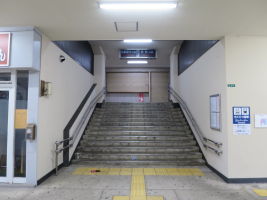 穴生駅