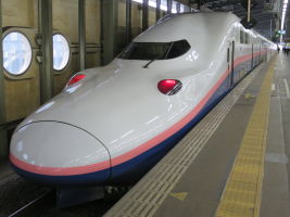 新幹線E4系