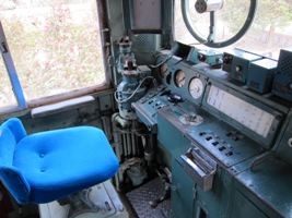ディーゼル機関車DD51形運転台