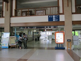 2011/05/03伊豆高原駅改札