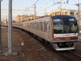東京地下鉄10000系