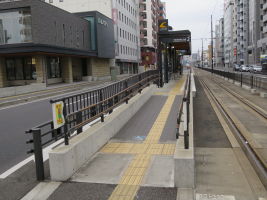 駅東公園前停留場
