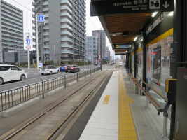 駅東公園前停留場