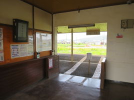 二月田駅