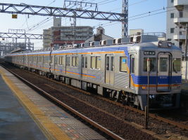 岸里玉出駅