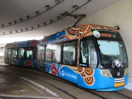万葉線MLRV1000形