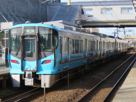 IRいしかわ鉄道521系