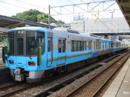 IRいしかわ鉄道521系