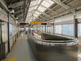 2011/08/12福浦駅 ホーム