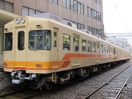 伊予鉄道700系