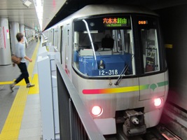 東京都交通局12-000形　2012/10/07大門駅