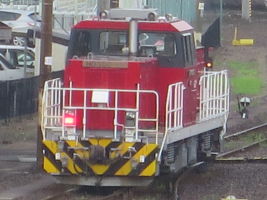 ハイブリッド機関車HD300形