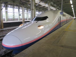 新幹線E4系