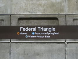 Federal Triangle駅