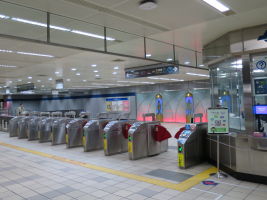松山機場駅