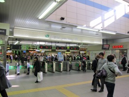 三鷹駅