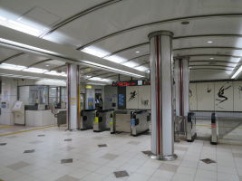 瑞穂運動場西駅