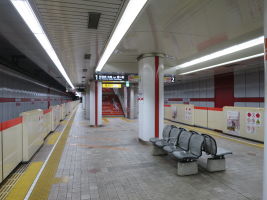 瑞穂運動場西駅